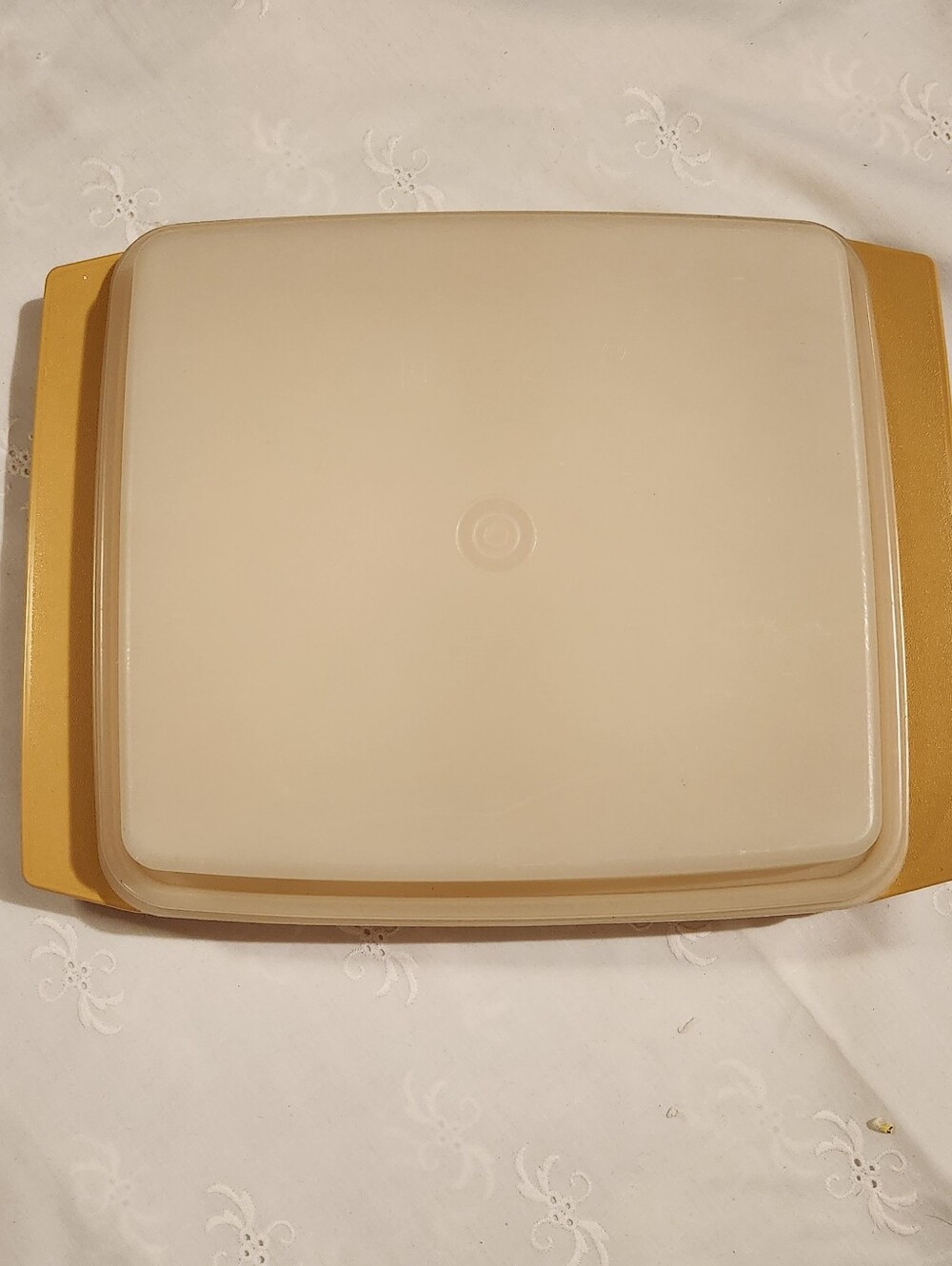 Vintage Tupperware Deviled Egg Keeper Carrier Container Harvest Gold 4 Piece Set